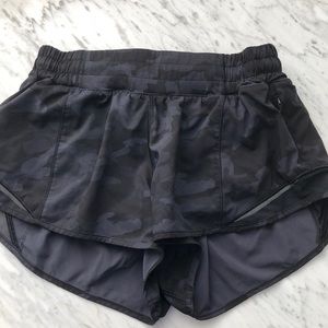 CAMO LULU SHORTS